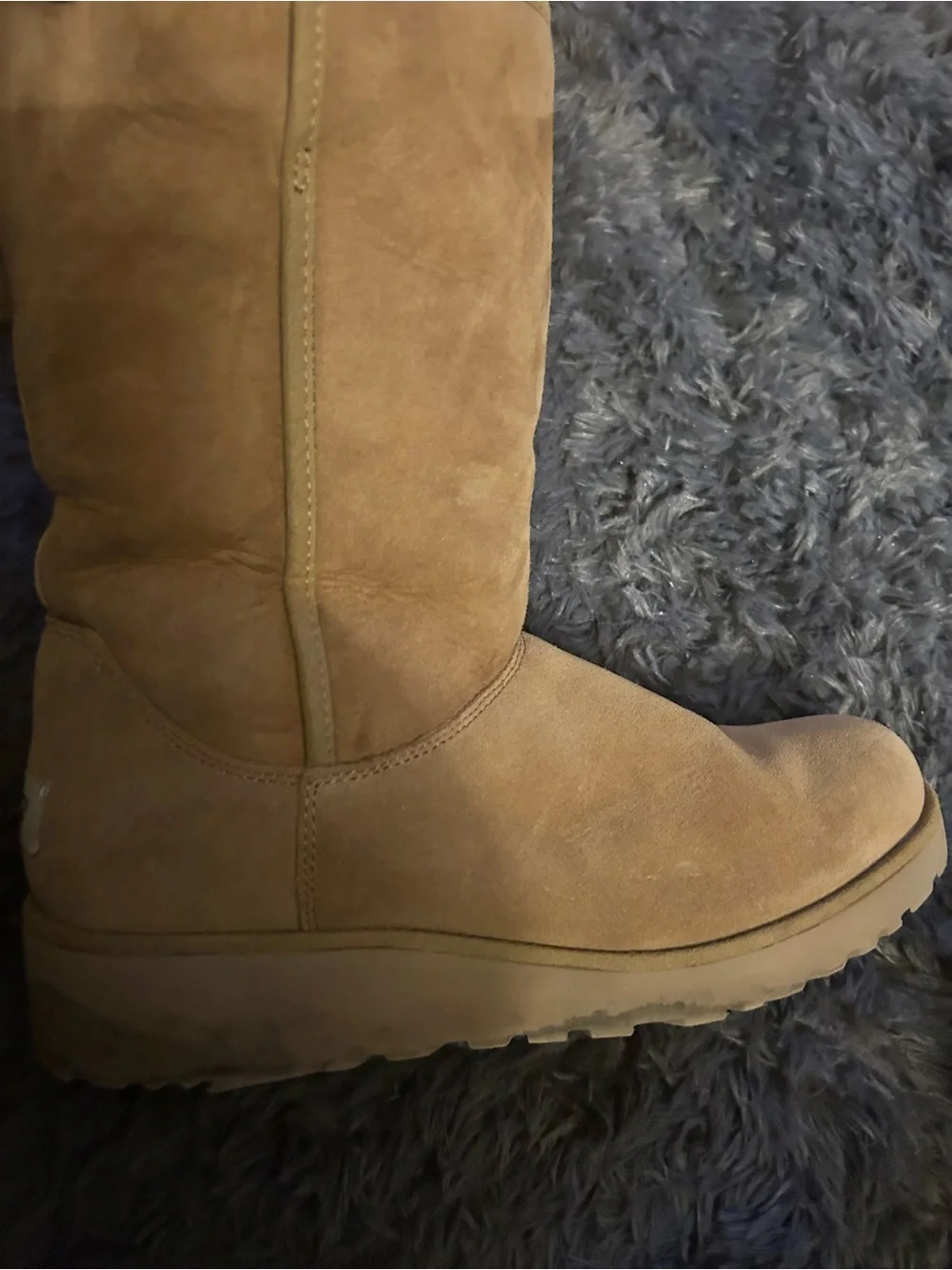 UGG Classic Short Wedge Boots in Chestnut Suede